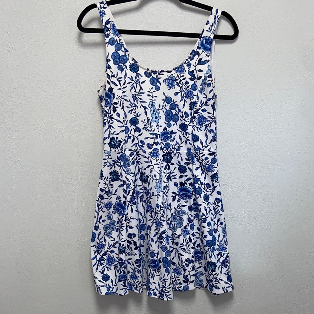 H&M White Blue Floral Sleeveless Scoop Neck Scoop Back Mini Sundress 3665